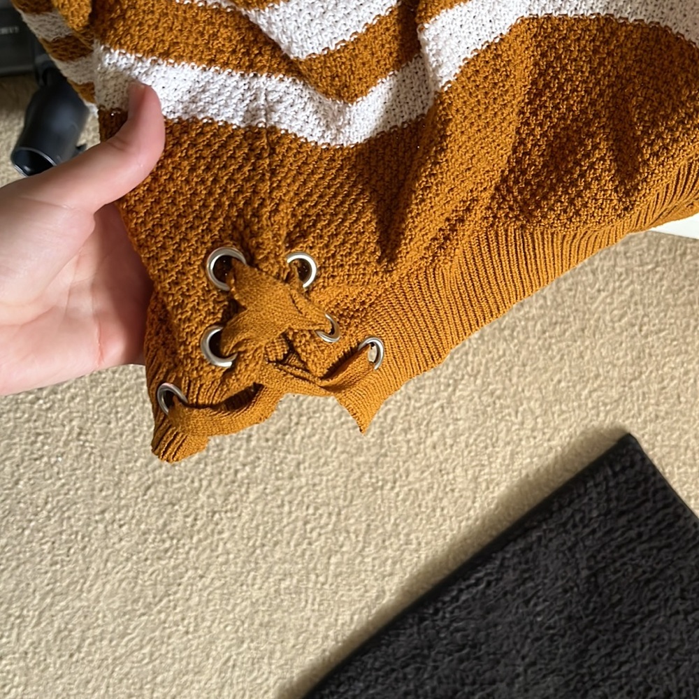Sweater - Picture 2 of 3